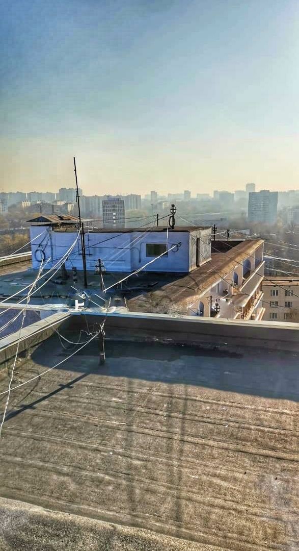 В доме на Челюскинской отремонтировали фасад и кровлю